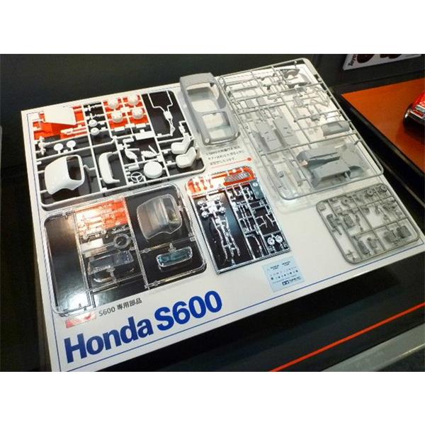 Honda S600 Cabrio / Hardtop 1:24 Honda S600 Cabrio / Hardtop 1:24