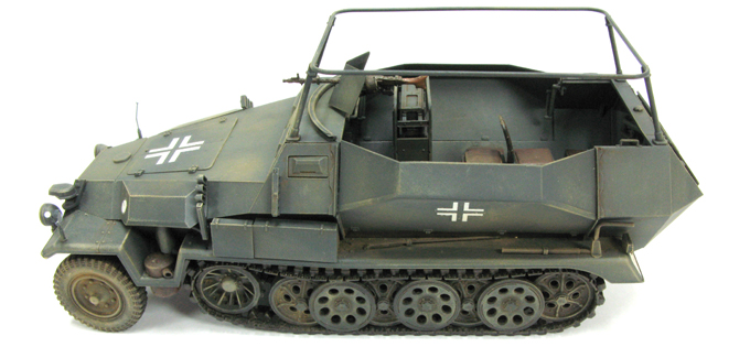 Sd.Kfz. 251/17 Ausf.C Command Vehicle